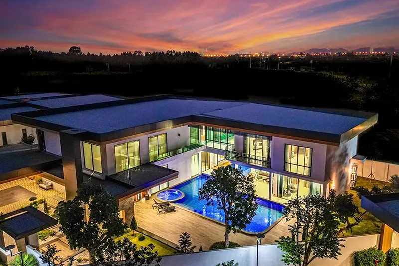property-dpgermanthai-houses-for-sale-pattaya-50-100-million-baht-grand-villa-01